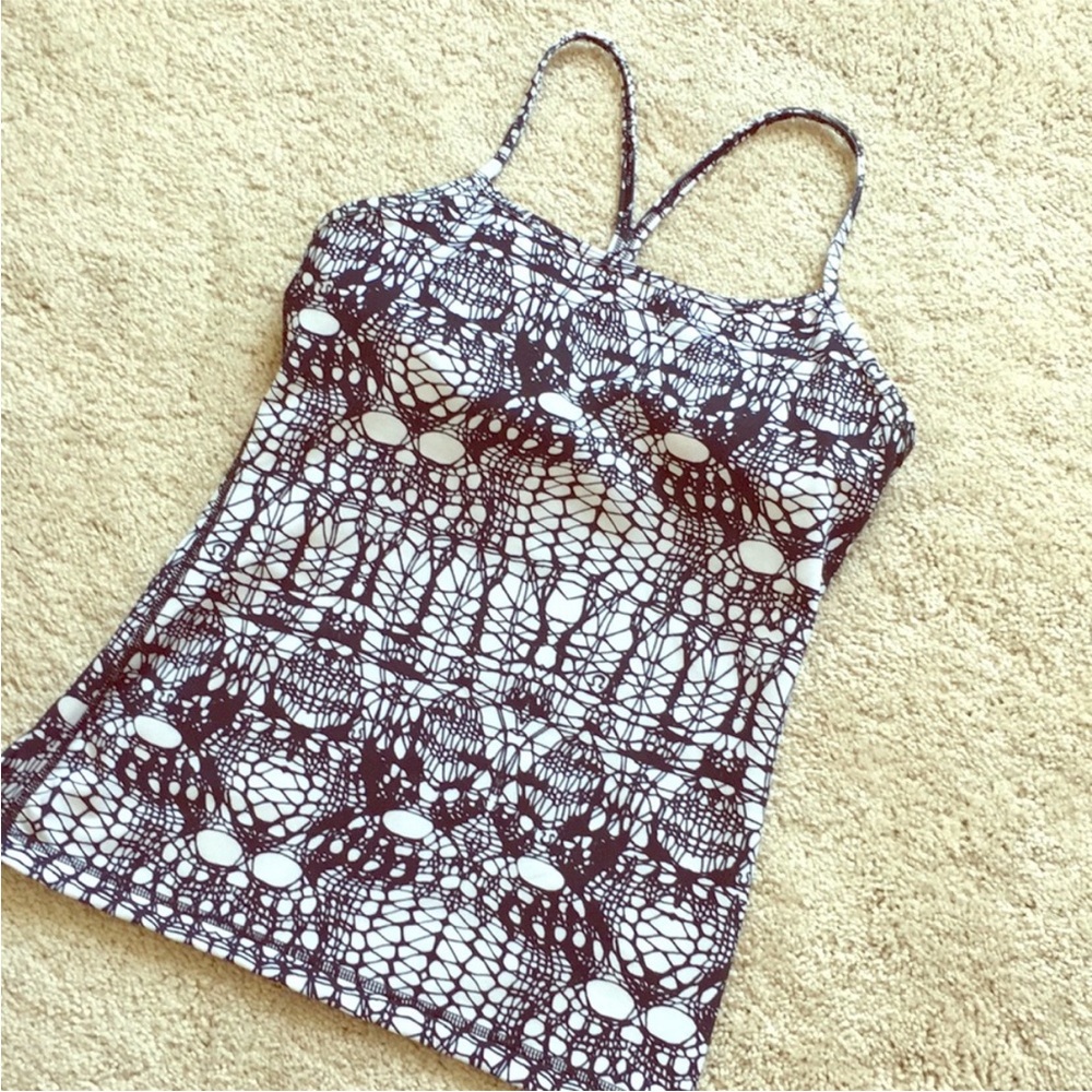 Lululemon Athletica Black and White Camisole size 8
